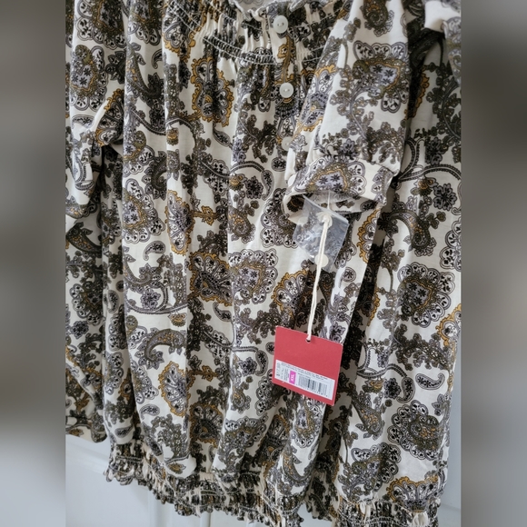 Plus size Women's blouse - Picture 4 of 11